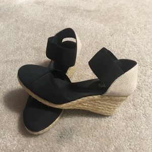 Chaps closed toe wedges